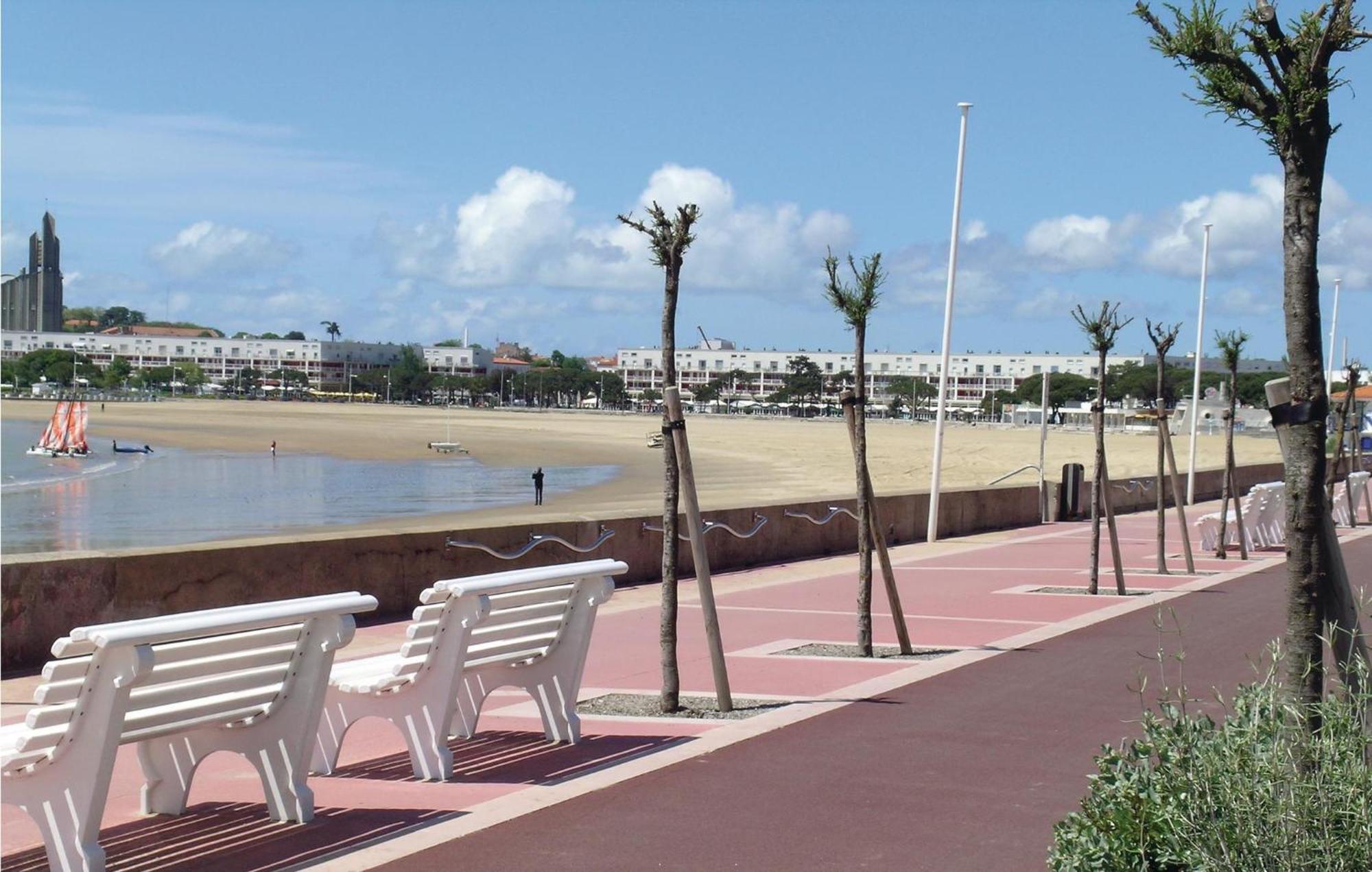 Gorgeous Apartment In Royan With Kitchen المظهر الخارجي الصورة